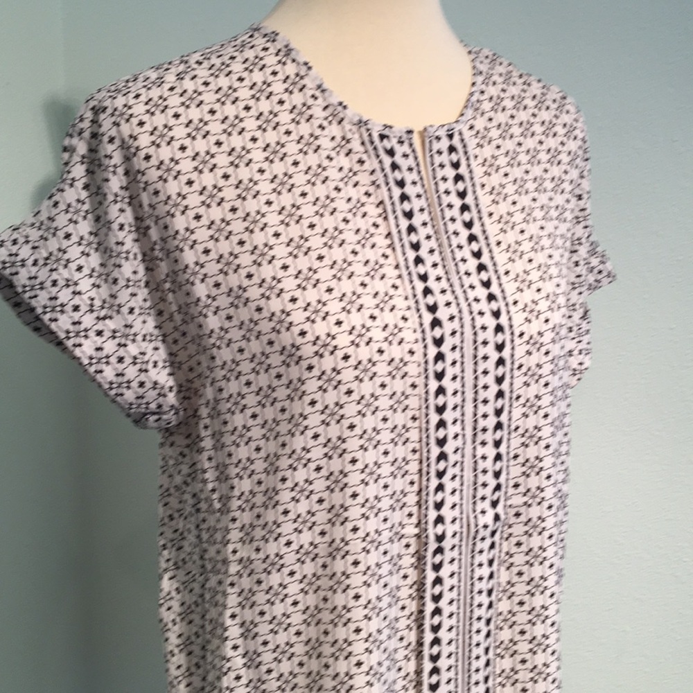 NWT Max Studio Shortsleeved Blouse Tunic